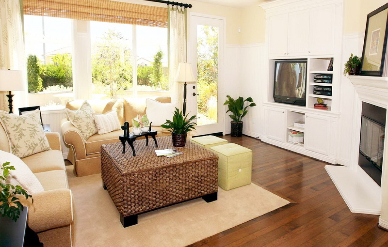 furniture arrangement for a living room