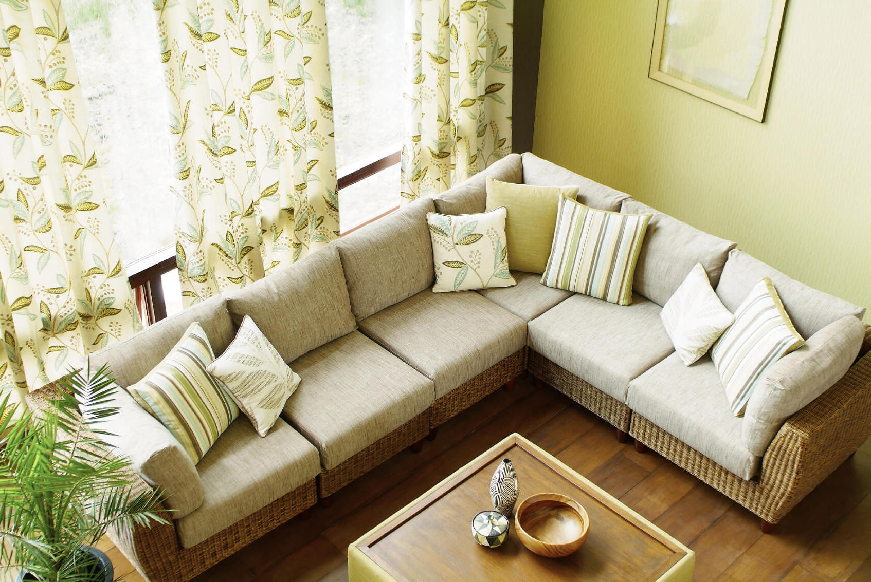 Small Spaces Living Rooms With Traditional White Sectionals Couch Furnitures 