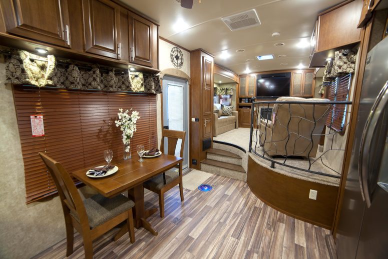 5th Wheel Toy Hauler Front Living Room